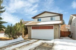 12 Rutherford Drive  Red Deer, AB T4P 2Z2