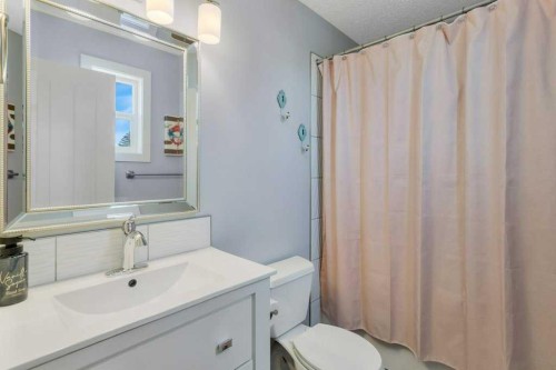 12 Rutherford Drive, Red Deer, AB - Indoor Photo Showing Bathroom