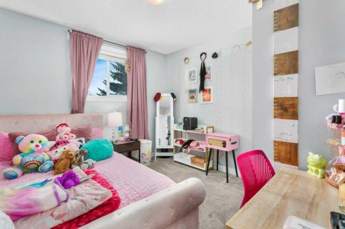 12 Rutherford Drive, Red Deer, AB - Indoor Photo Showing Bedroom