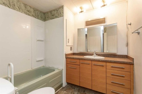 7 Parkland Acres, Lacombe, AB 