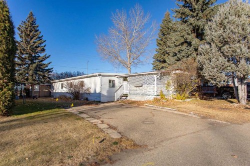 7 Parkland Acres, Lacombe, AB 