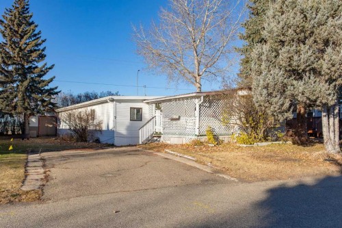 7 Parkland Acres, Lacombe, AB 