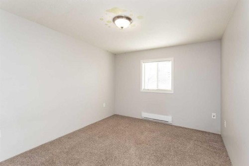 7 Parkland Acres, Lacombe, AB 