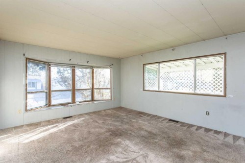 7 Parkland Acres, Lacombe, AB 