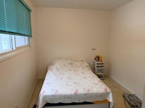 150 Piper Drive, Red Deer, AB - Indoor Photo Showing Bedroom