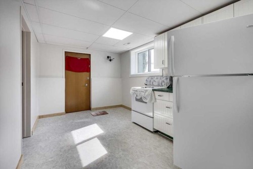 5607 48 Avenue, Lacombe, AB - Indoor Photo Showing Other Room