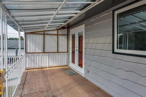 5607 48 Avenue, Lacombe, AB - Outdoor With Exterior