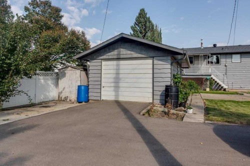 5607 48 Avenue, Lacombe, AB - Outdoor