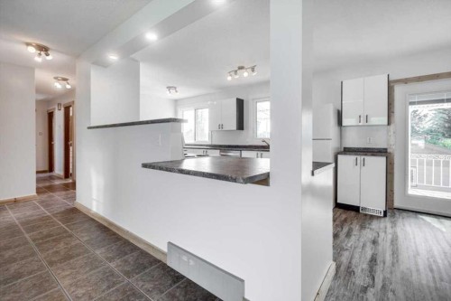 5607 48 Avenue, Lacombe, AB - Indoor Photo Showing Other Room