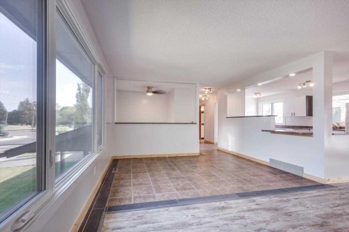 5607 48 Avenue, Lacombe, AB - Indoor Photo Showing Other Room