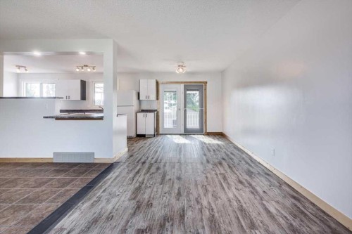 5607 48 Avenue, Lacombe, AB - Indoor Photo Showing Other Room