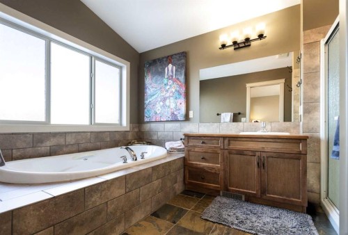 6371 Cedar Way, Innisfail, AB - Indoor Photo Showing Bathroom