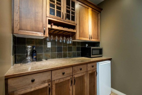 6371 Cedar Way, Innisfail, AB - Indoor Photo Showing Kitchen