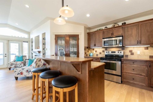 6371 Cedar Way, Innisfail, AB - Indoor Photo Showing Kitchen