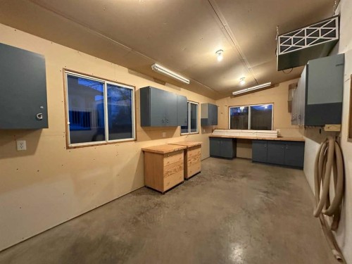 5908 57 Avenue, Ponoka, AB - Indoor