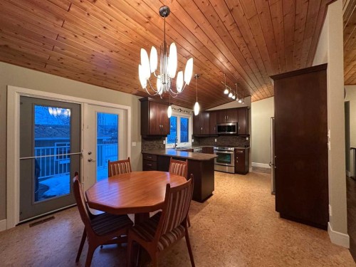 5908 57 Avenue, Ponoka, AB - Indoor Photo Showing Dining Room