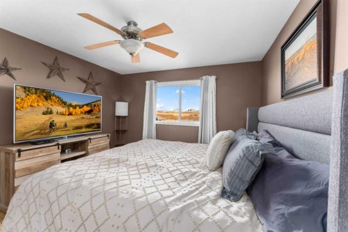 26 Lucky Place, Sylvan Lake, AB - Indoor Photo Showing Bedroom