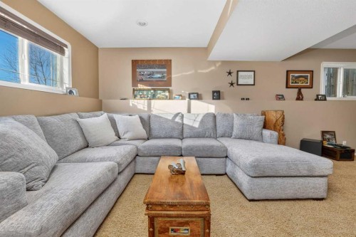 26 Lucky Place, Sylvan Lake, AB - Indoor Photo Showing Living Room