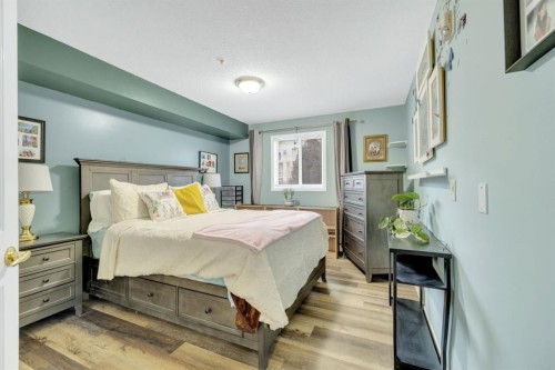 131-56 Carroll Crescent, Red Deer, AB - Indoor Photo Showing Bedroom