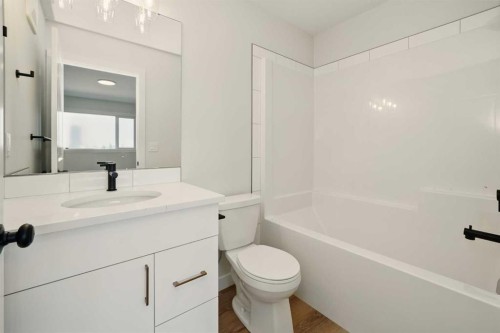 61 Pinnacle Close, Blackfalds, AB - Indoor Photo Showing Bathroom