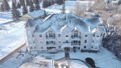 106-5435 Lakeshore Drive  Sylvan Lake, AB T4S 1T2