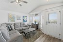106 Bayshore Drive, Sylvan Lake, AB  - Indoor Photo Showing Living Room 