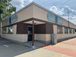 5033 50 Avenue  Ponoka, AB T4J 1C5