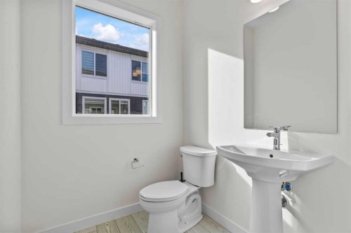 42 Corner Glen Manor Ne, Calgary, AB - Indoor Photo Showing Bathroom