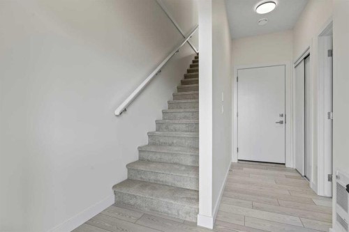 42 Corner Glen Manor Ne, Calgary, AB - Indoor Photo Showing Other Room