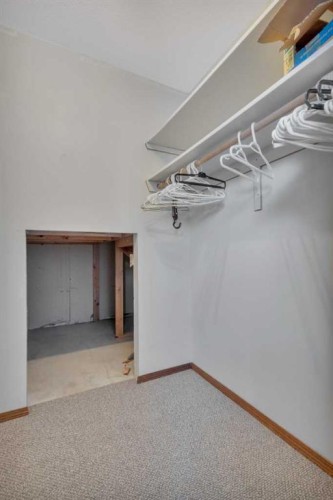 216-48 Holmes, Red Deer, AB - Indoor