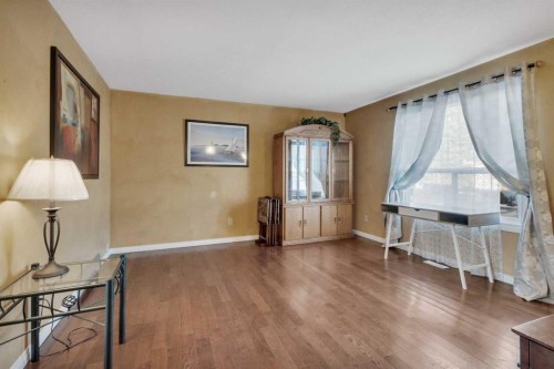 216-48 Holmes, Red Deer, AB - Indoor