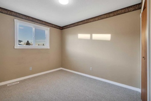 216-48 Holmes, Red Deer, AB - Indoor Photo Showing Other Room