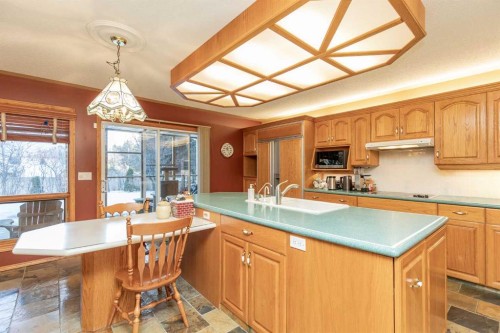 50 Coventry Lane, Lacombe, AB - Indoor Photo Showing Kitchen