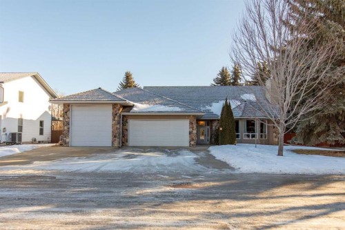 50 Coventry Lane, Lacombe, AB - Outdoor