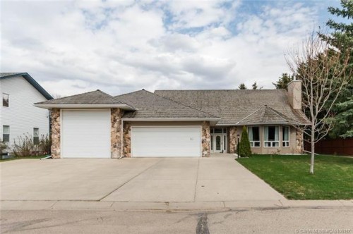 50 Coventry Lane, Lacombe, AB - Outdoor With Facade