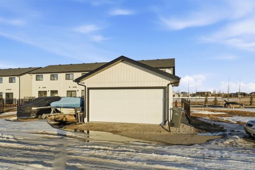 32 Station Drive, Sylvan Lake, AB - Outdoor
