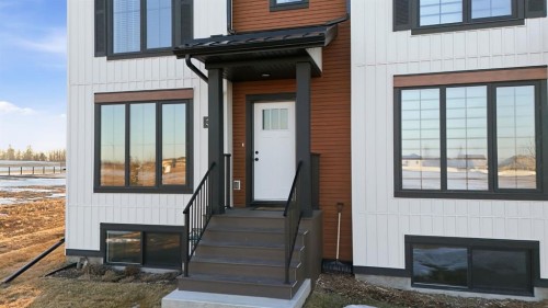 32 Station Drive, Sylvan Lake, AB - Outdoor With Exterior