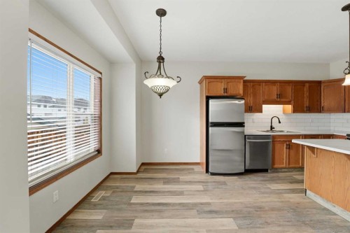 287 Cornett Drive, Red Deer, AB - Indoor Photo Showing Kitchen