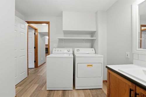 287 Cornett Drive, Red Deer, AB - Indoor Photo Showing Laundry Room