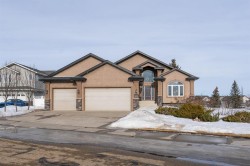 3804 69A Street Close  Camrose, AB T4V 5A8