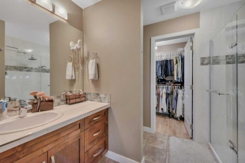 232 Wiley Crescent, Red Deer, AB - Indoor Photo Showing Bathroom