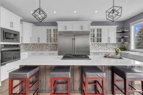 5 Leonard Close, Sylvan Lake, AB - Indoor Photo Showing Kitchen With Upgraded Kitchen