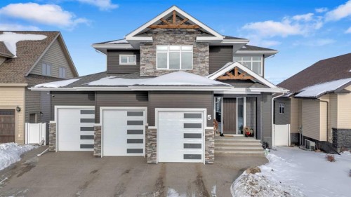 5 Leonard Close, Sylvan Lake, AB - Outdoor With Facade