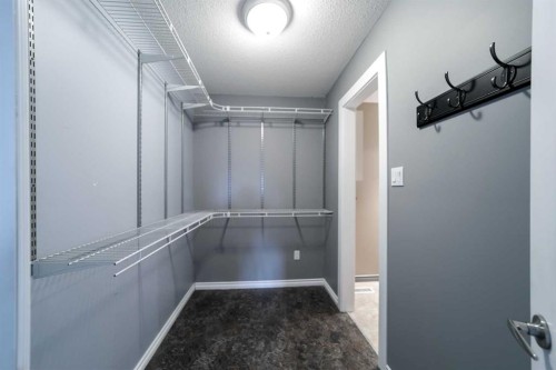 5620 50 Avenue, Killam, AB - Indoor