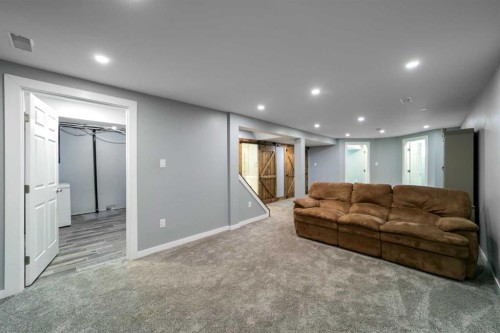 5620 50 Avenue, Killam, AB - Indoor