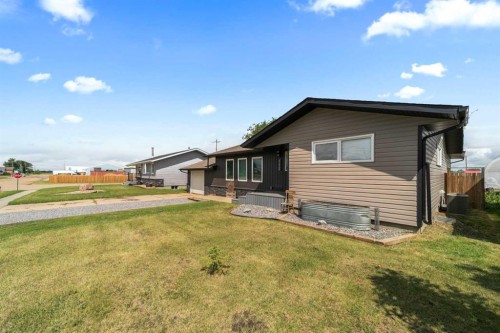 5620 50 Avenue, Killam, AB - Outdoor