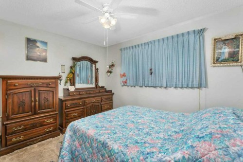 7 Ohio Close, Red Deer, AB - Indoor Photo Showing Bedroom