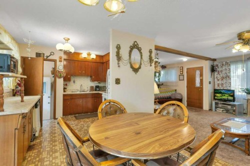 7 Ohio Close, Red Deer, AB - Indoor Photo Showing Dining Room