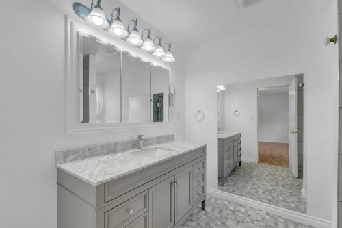 39228 Range Road 255, Rural Lacombe County, AB - Indoor Photo Showing Bathroom