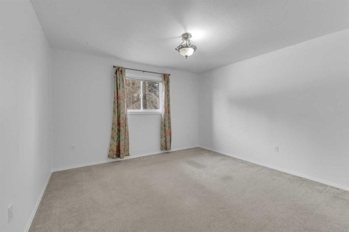 39228 Range Road 255, Rural Lacombe County, AB - Indoor Photo Showing Other Room